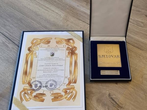 Zlatna plaketa “Grb grada Bjelovara”