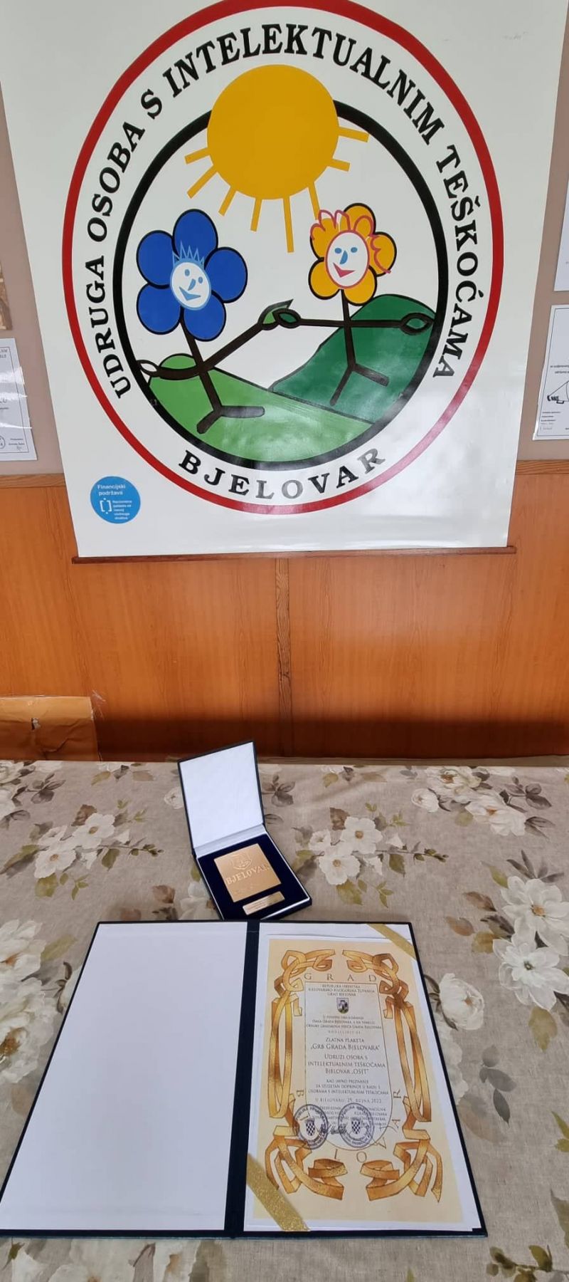 Zlatna plaketa “Grb grada Bjelovara”